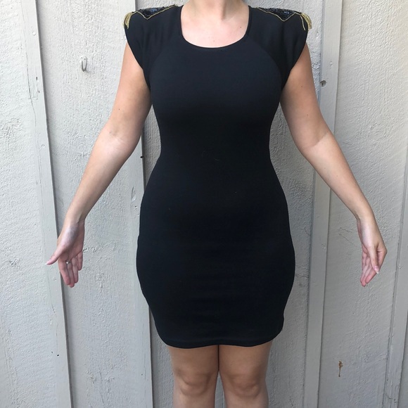 Black dress with shoulder details - Picture 1 of 3